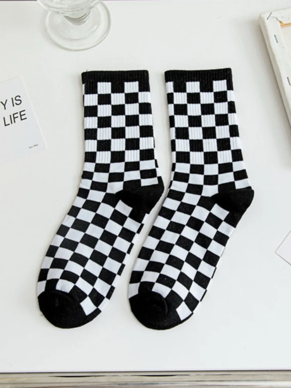 1258. Black and white checkered print cotton knit sock